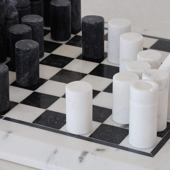 GAMBIT MARBLE CHESS SET  |  WHITE + BLACK MARBLE
