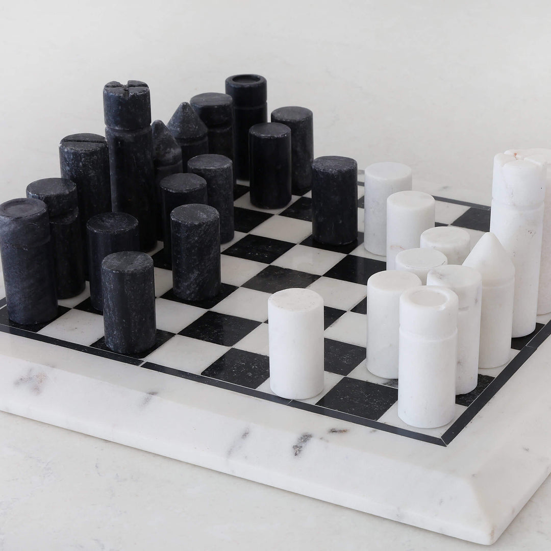 GAMBIT MARBLE CHESS SET  |  WHITE + BLACK MARBLE