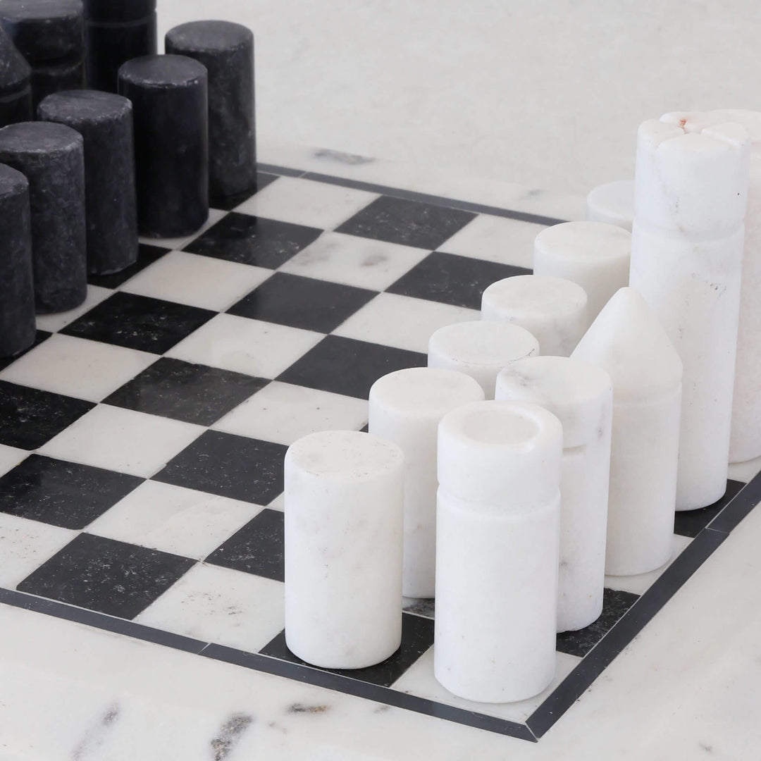 GAMBIT MARBLE CHESS SET  |  WHITE + BLACK MARBLE