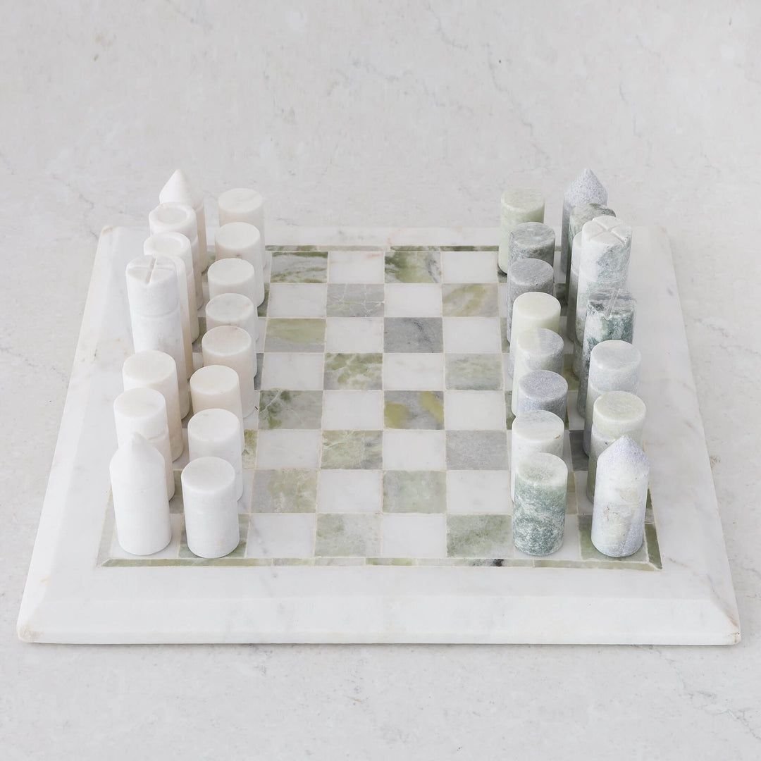 GAMBIT MARBLE CHESS SET  |  GREEN + WHITE MARBLE