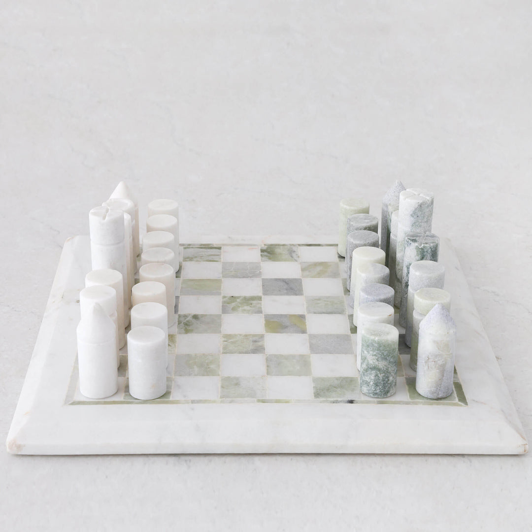 GAMBIT MARBLE CHESS SET  |  GREEN + WHITE MARBLE