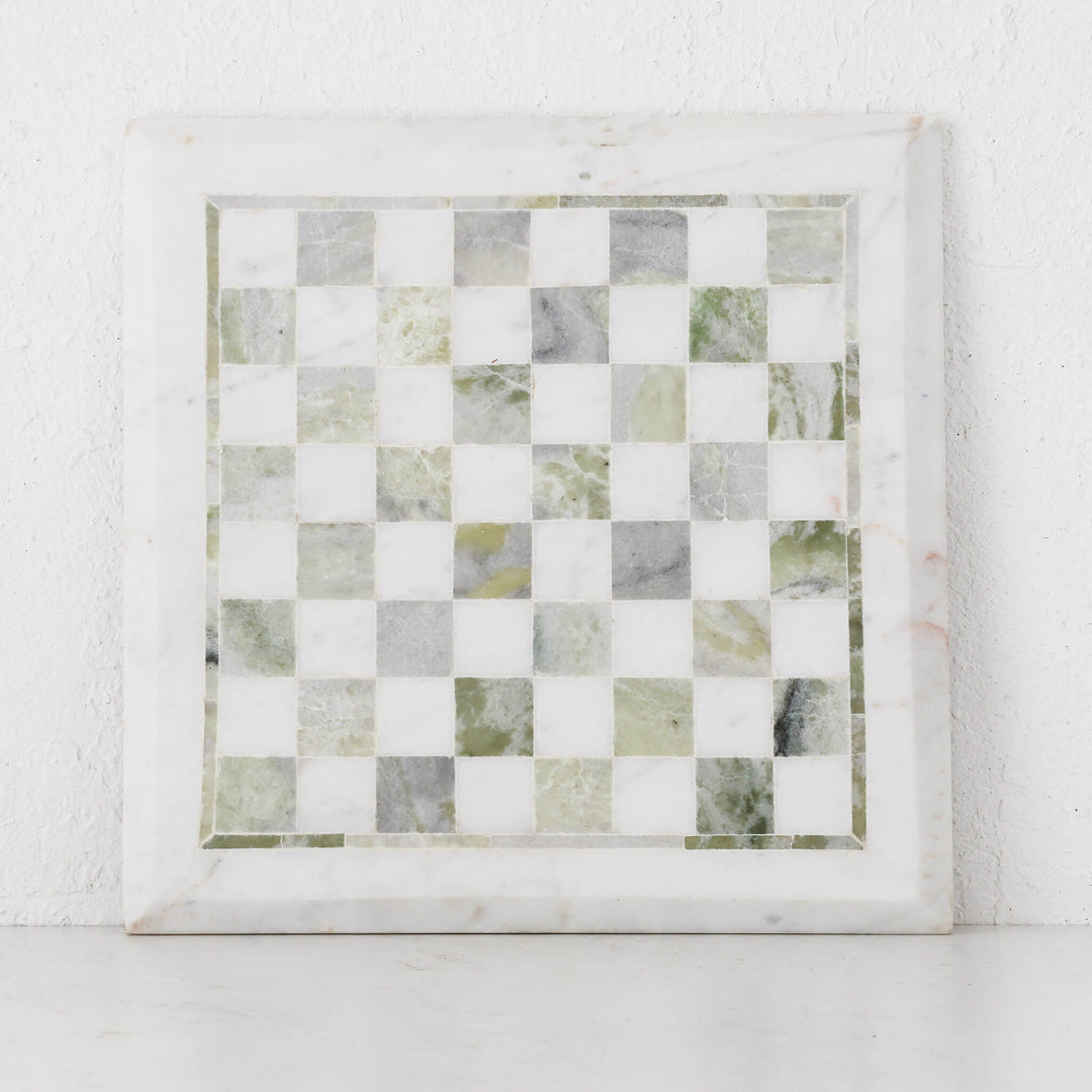 GAMBIT MARBLE CHESS SET  |  GREEN + WHITE MARBLE