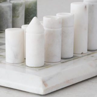 GAMBIT MARBLE CHESS SET  |  GREEN + WHITE MARBLE