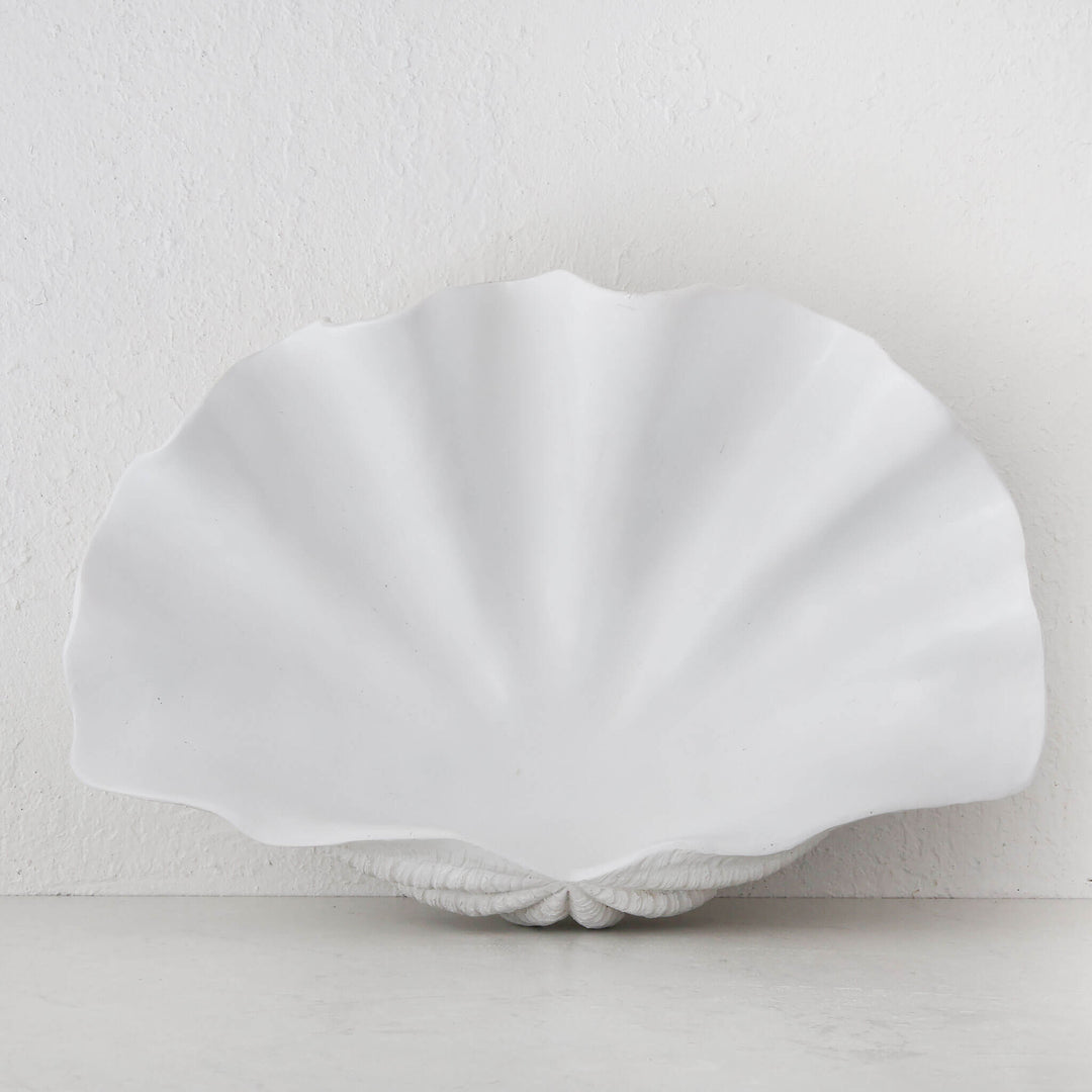 GIANT CLAM SHELL  |  DECORATIVE BOWL  |  WHITE RESIN  |  EXTRA LARGE