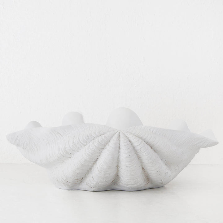 GIANT CLAM SHELL  |  DECORATIVE BOWL  |  WHITE RESIN  |  EXTRA LARGE