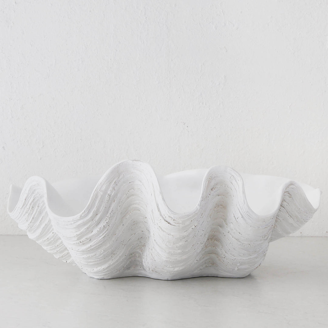 GIANT CLAM SHELL  |  DECORATIVE BOWL  |  WHITE RESIN  |  EXTRA LARGE