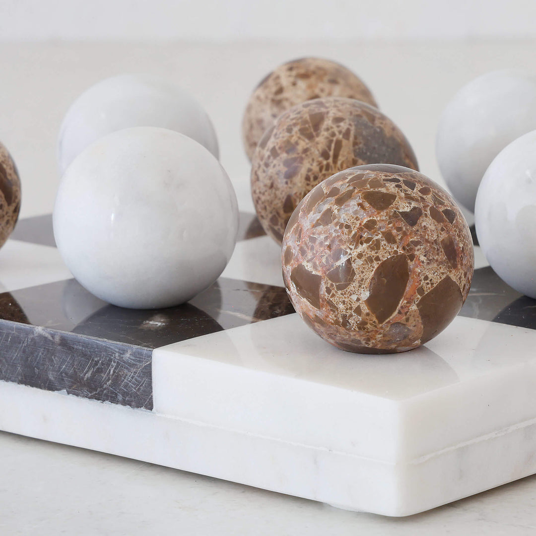 GIOCO MARBLE TIC TAC TOE GAME  |  FAWN + BLACK + WHITE MARBLE