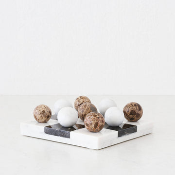 GIOCO MARBLE TIC TAC TOE GAME  |  FAWN + BLACK + WHITE MARBLE