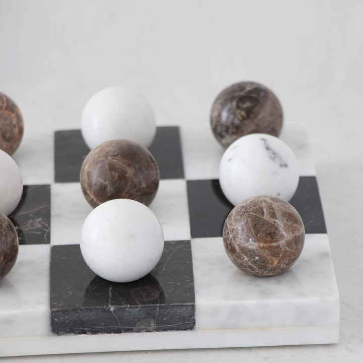 GIOCO MARBLE TIC TAC TOE GAME  |  FAWN + BLACK + WHITE MARBLE