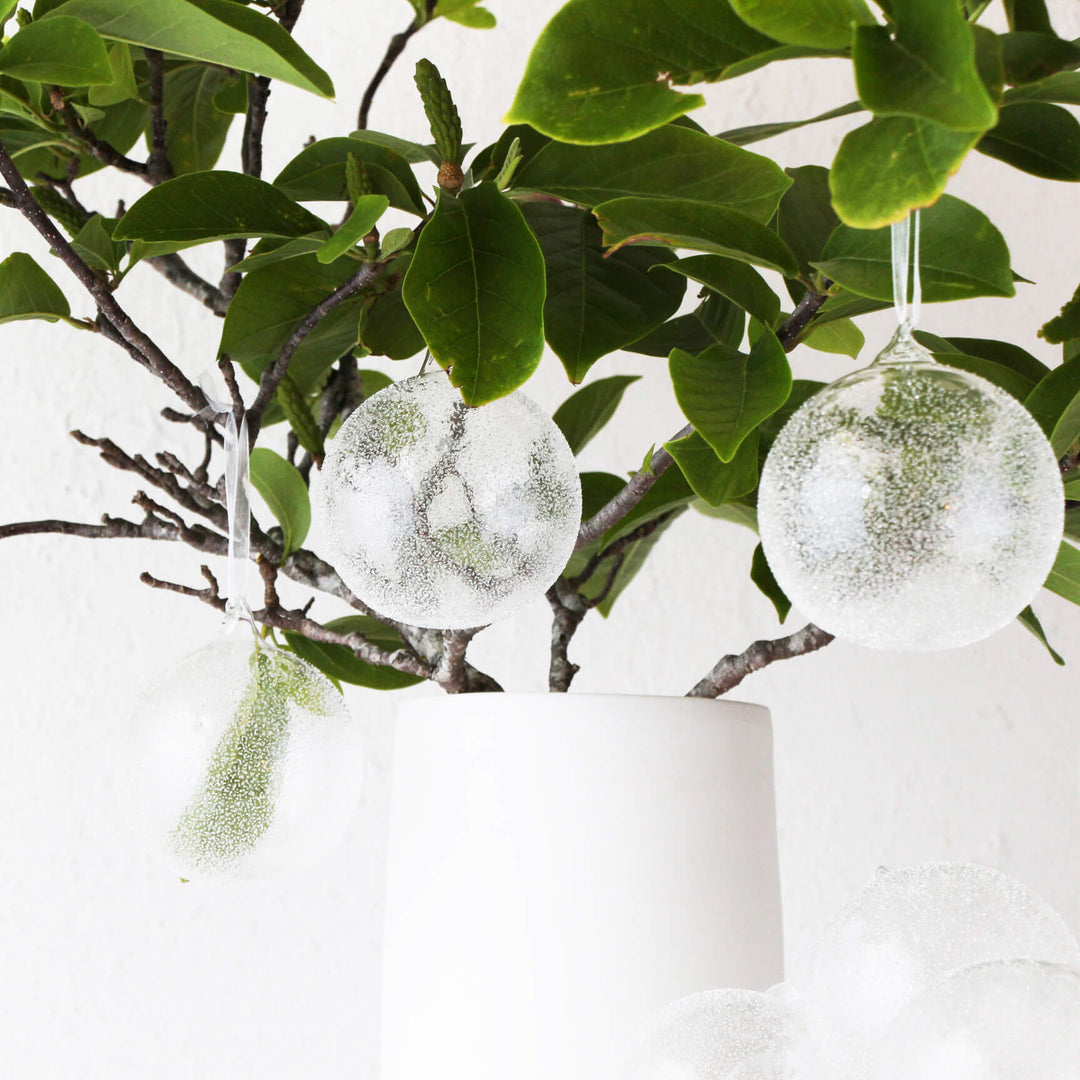 GLASS BAUBLE DECORATION  |  LARGE  |  CLOSE UP