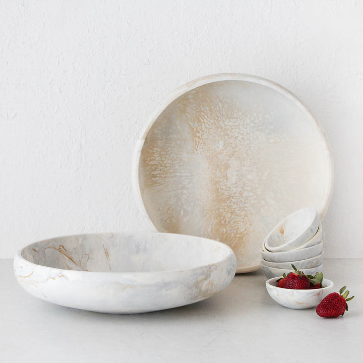 HADLEY RESIN SHALLOW BOWL  |  MEDIUM 37CM |  MARBLED STEEL + SAND