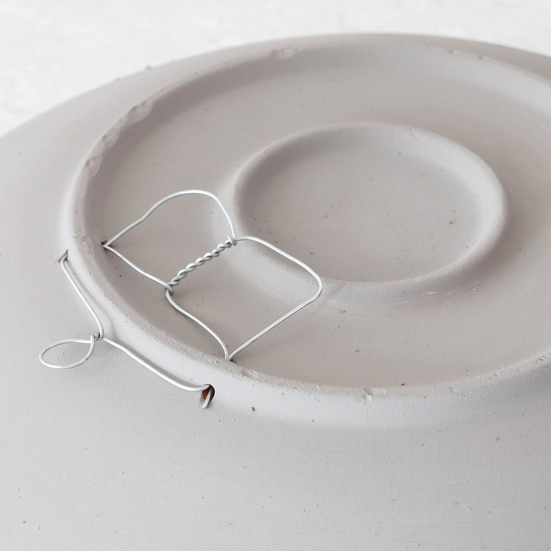 HAND_PAINTED_CERAMIC_PLATE_-_BACK_HOOK1
