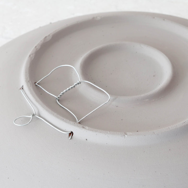 HAND_PAINTED_CERAMIC_PLATE_-_BACK_HOOK1