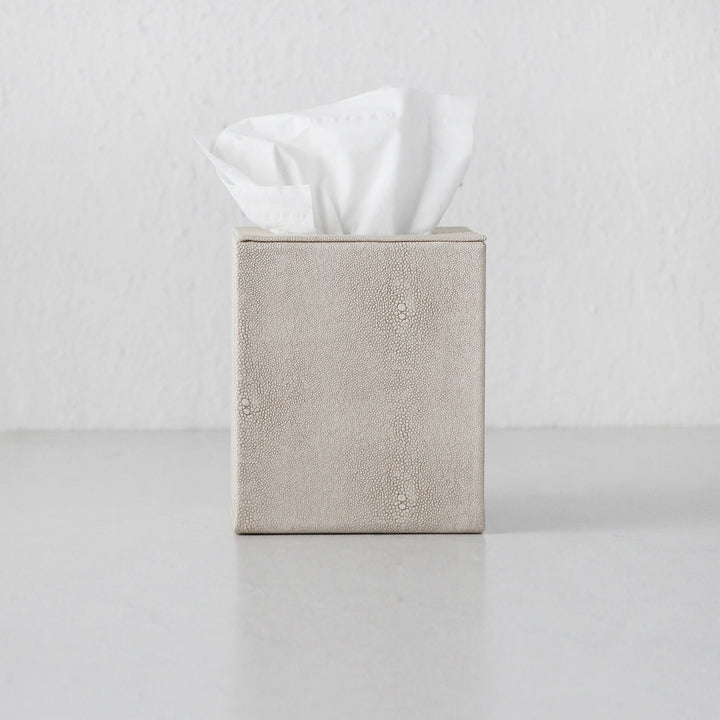 HUNTER SNAKE SQUARE TISSUE BOX COVER   |  SAHARA OFF WHITE