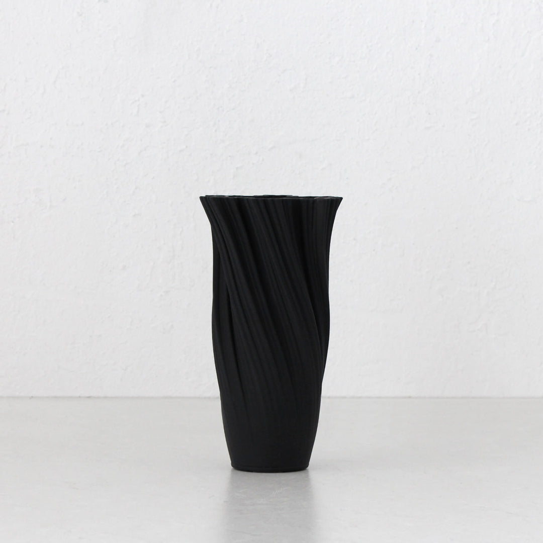 IVY VASE 24CM | MATTE BLACK