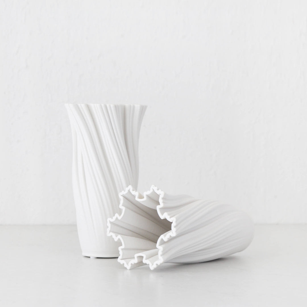 IVY VASE 24CM BUNDLE X2  |  MATTE WHITE  |  SHOWING OPENING