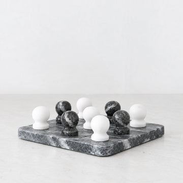 JUEGO MARBLE TIC TAC TOE GAME  |  CHARCOAL + WHITE MARBLE