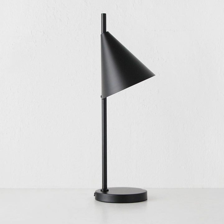 KENNEDY TABLE LAMP  |  BLACK