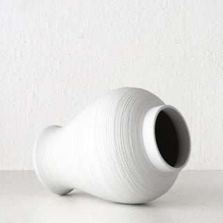 LIVING BY DESIGN EXCLUSIVE  |  KHOLM CERAMIC VASE BUNDLE X2  |  M + L  |  NATURAL WHITE CERAMIC
