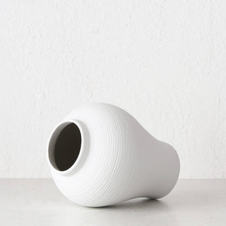 LIVING BY DESIGN EXCLUSIVE  |  KHOLM CERAMIC VASE BUNDLE X2  |  MEDIUM  |  NATURAL WHITE CERAMIC