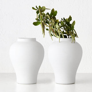 LIVING BY DESIGN EXCLUSIVE  |  KHOLM CERAMIC VASE BUNDLE X2  |  MEDIUM  |  NATURAL WHITE CERAMIC
