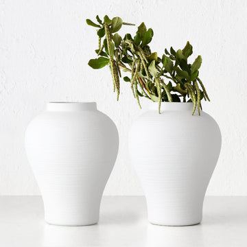 LIVING BY DESIGN EXCLUSIVE  |  KHOLM CERAMIC VASE BUNDLE X2  |  MEDIUM  |  NATURAL WHITE CERAMIC