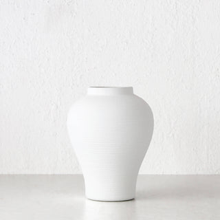 LIVING BY DESIGN EXCLUSIVE  |  KHOLM CERAMIC VASE  |  MEDIUM  |  NATURAL WHITE CERAMIC