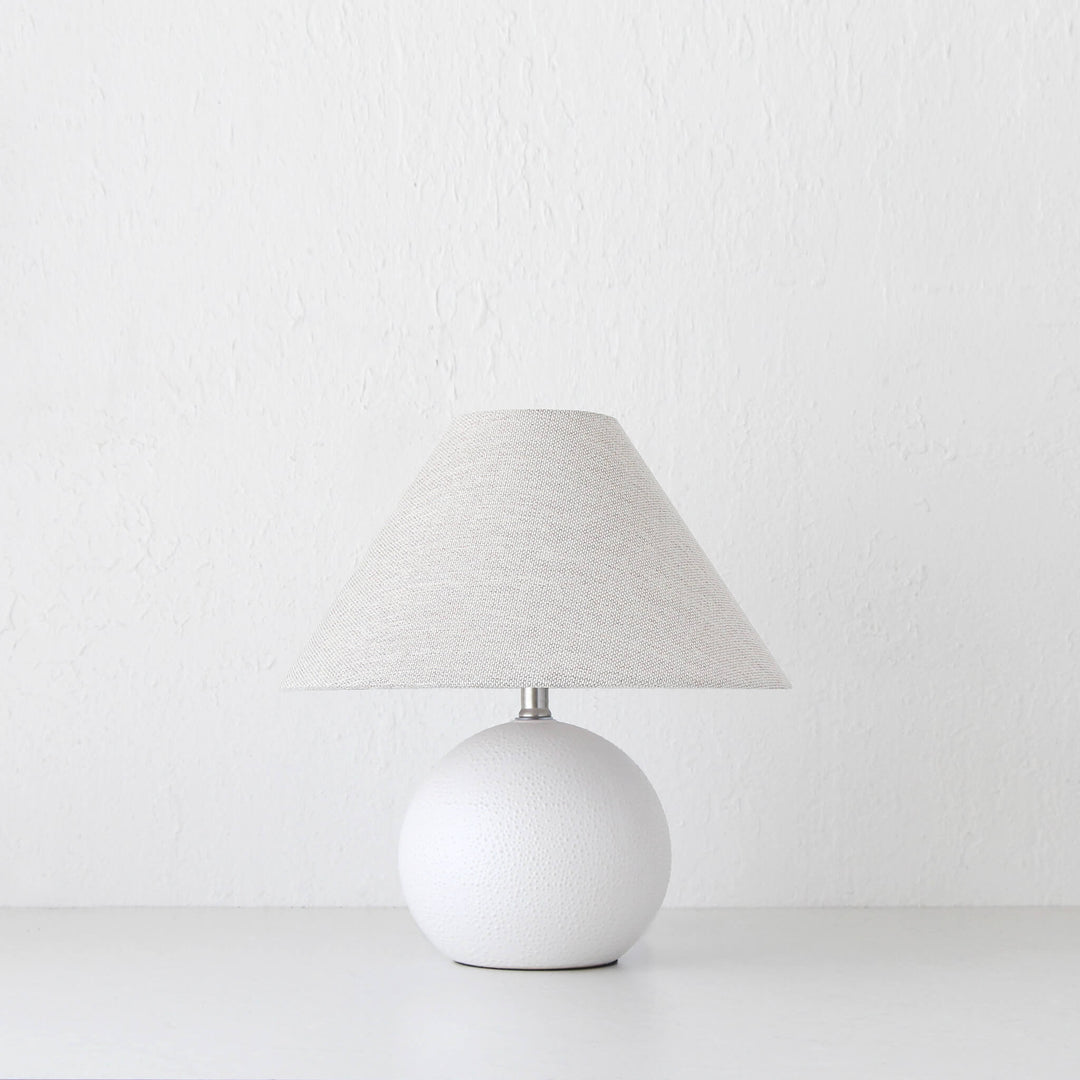 KIMONI CERAMIC LAMP  |  WHITE