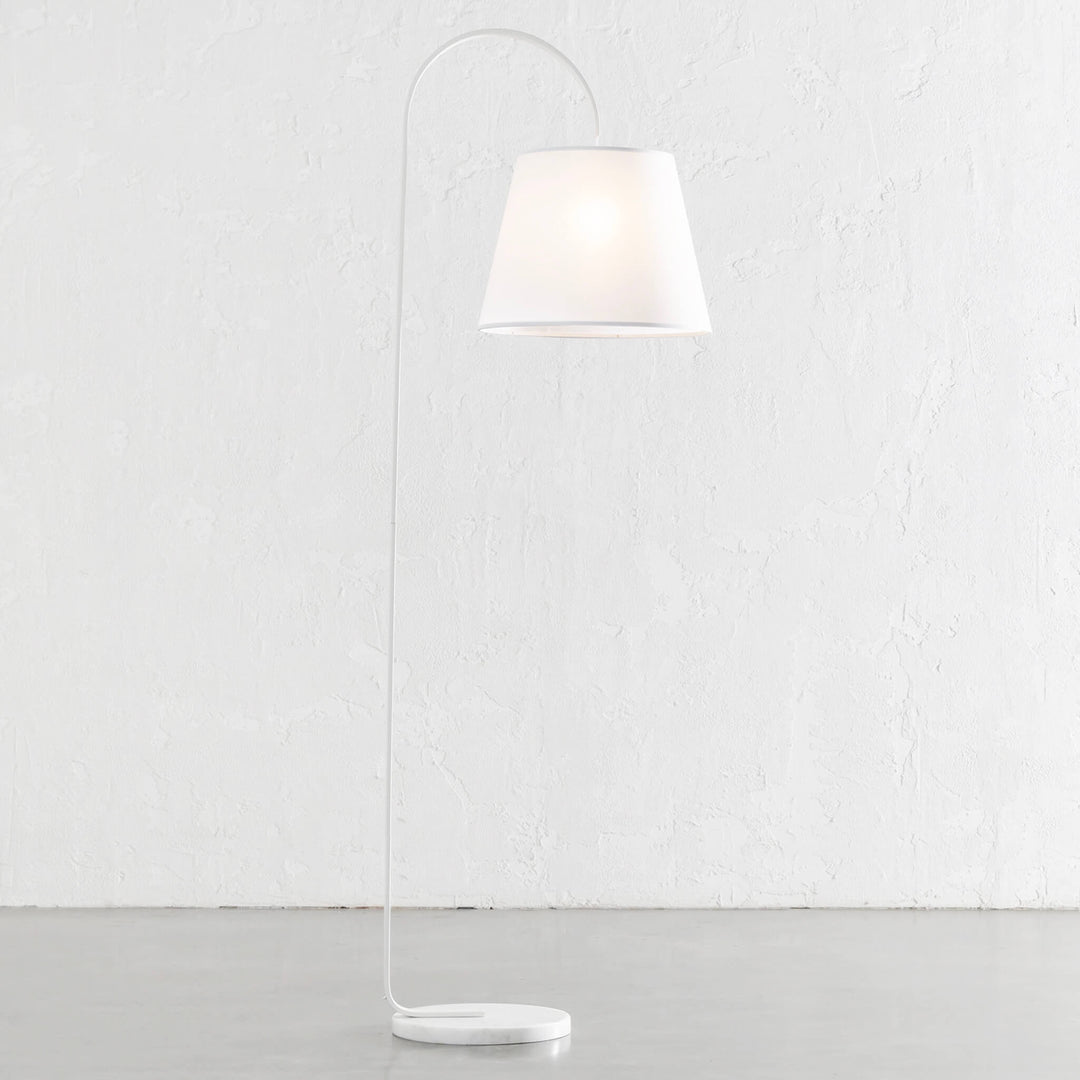 LACRES CURVED MATTE WHITE FLOOR LAMP | WHITE MARBLE | WHITE LINEN SHADE