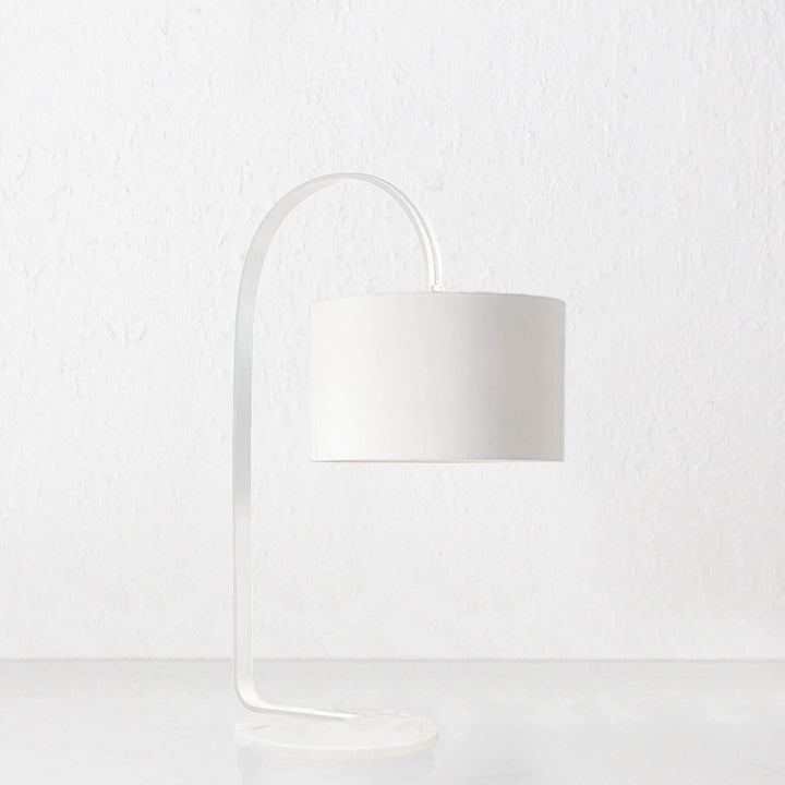 LACRES CURVED MATTE WHITE TABLE LAMP  | WHITE MARBLE  |  WHITE LINEN SHADE