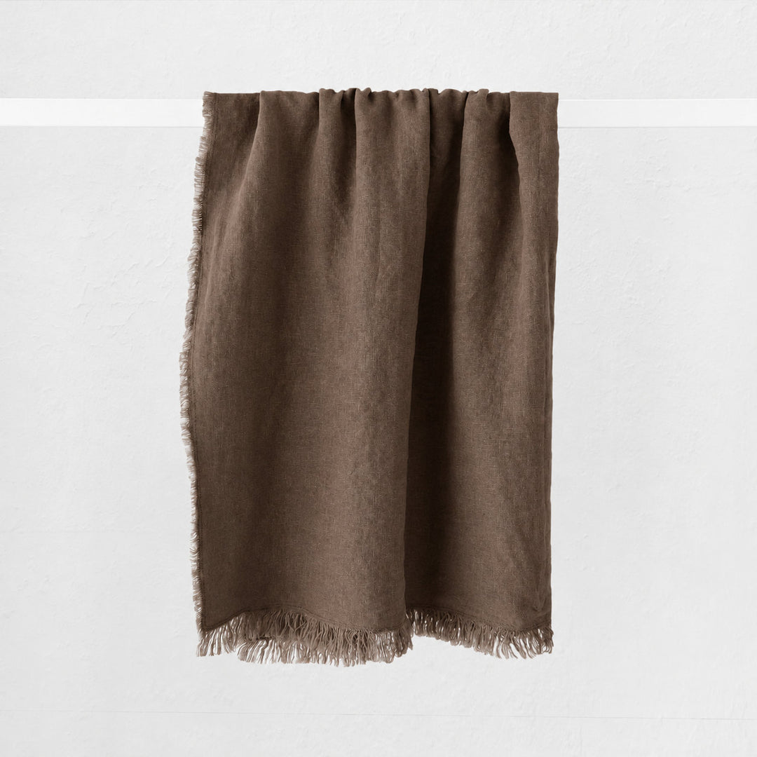 LBD EXCLUSIVE  |  FRENCH LINEN THROW  |  180X140CM  |  OAKWOOD BROWN