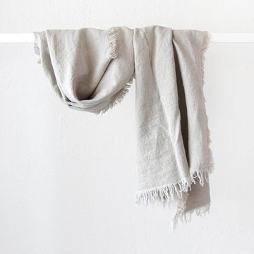 LBD EXCLUSIVE  |  FRENCH LINEN THROW  |  180X140CM  |  NATURAL FLAX