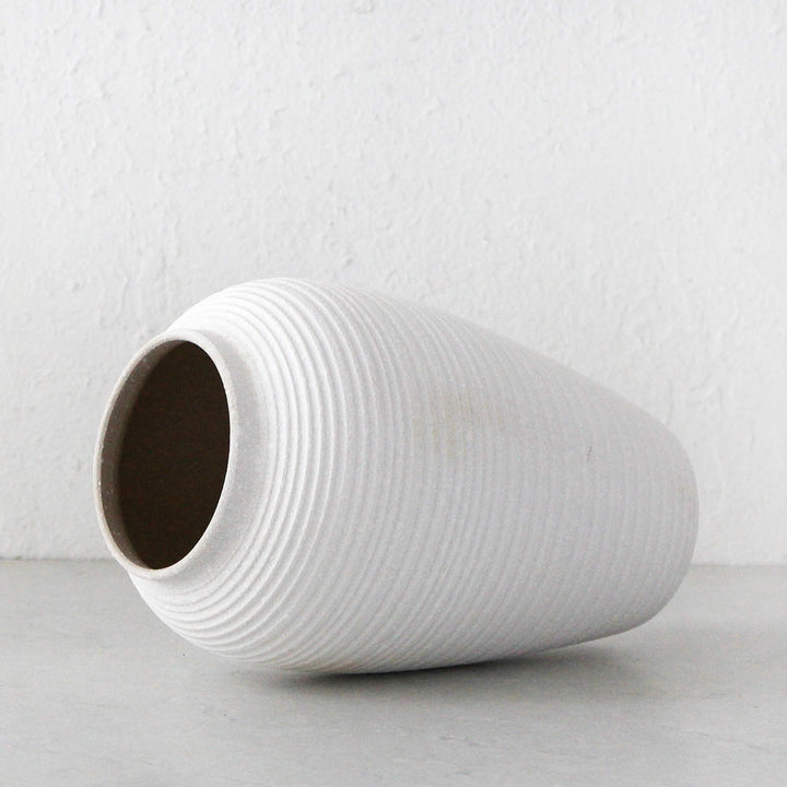 LILLE CERAMIC VASE  |  WHITE CERAMIC  |  LARGE