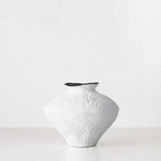 LIVING BY DESIGN EXCLUSIVE  |  LUGA CERAMIC VASE  |  MEDIUM  |  NATURAL WHITE CERAMIC + CHARCOAL RIM