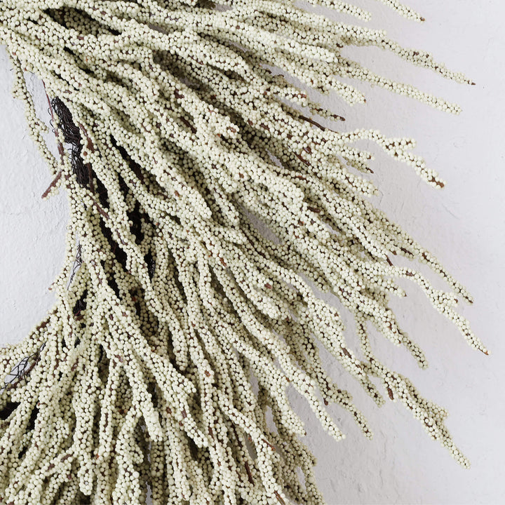 LUXE BERRY CHRISTMAS WREATH  |  75CM  |  IVORY