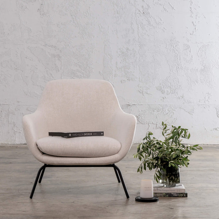 LYNDON ARMCHAIR | CASPER WHITE