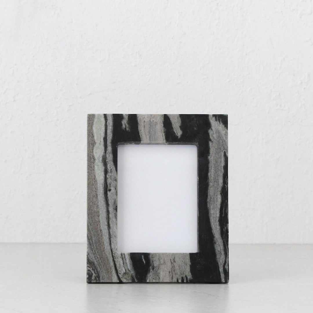 MARAIS MARBLE PHOTO FRAME  |  5X7  |  BLACK MARBLE