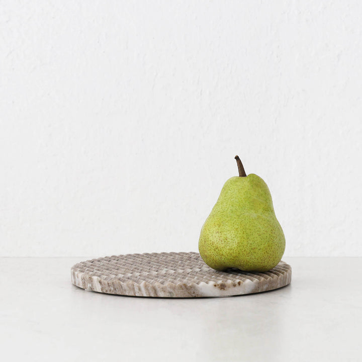 MARA MARBLE ROUND RIBBED TRIVET  |  20CM  |  BEIGE MARBLE
