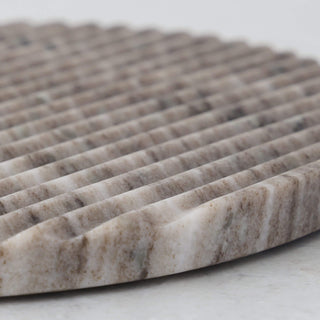 MARA MARBLE ROUND RIBBED TRIVET  |  20CM  |  BEIGE MARBLE