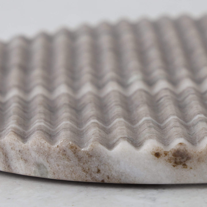 MARA MARBLE ROUND RIBBED TRIVET  |  20CM  |  BEIGE MARBLE