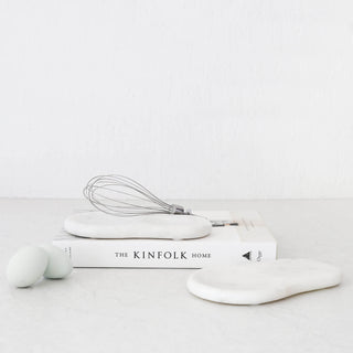 MARA ROUNDED MARBLE SPOON REST  |  WHITE MARBLE