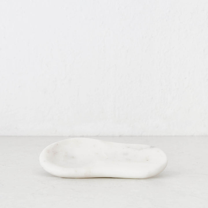 MARA ROUNDED MARBLE SPOON REST  |  WHITE MARBLE
