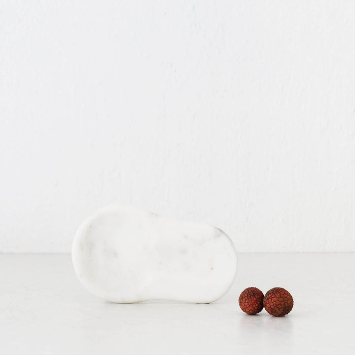 MARA ROUNDED MARBLE SPOON REST  |  WHITE MARBLE
