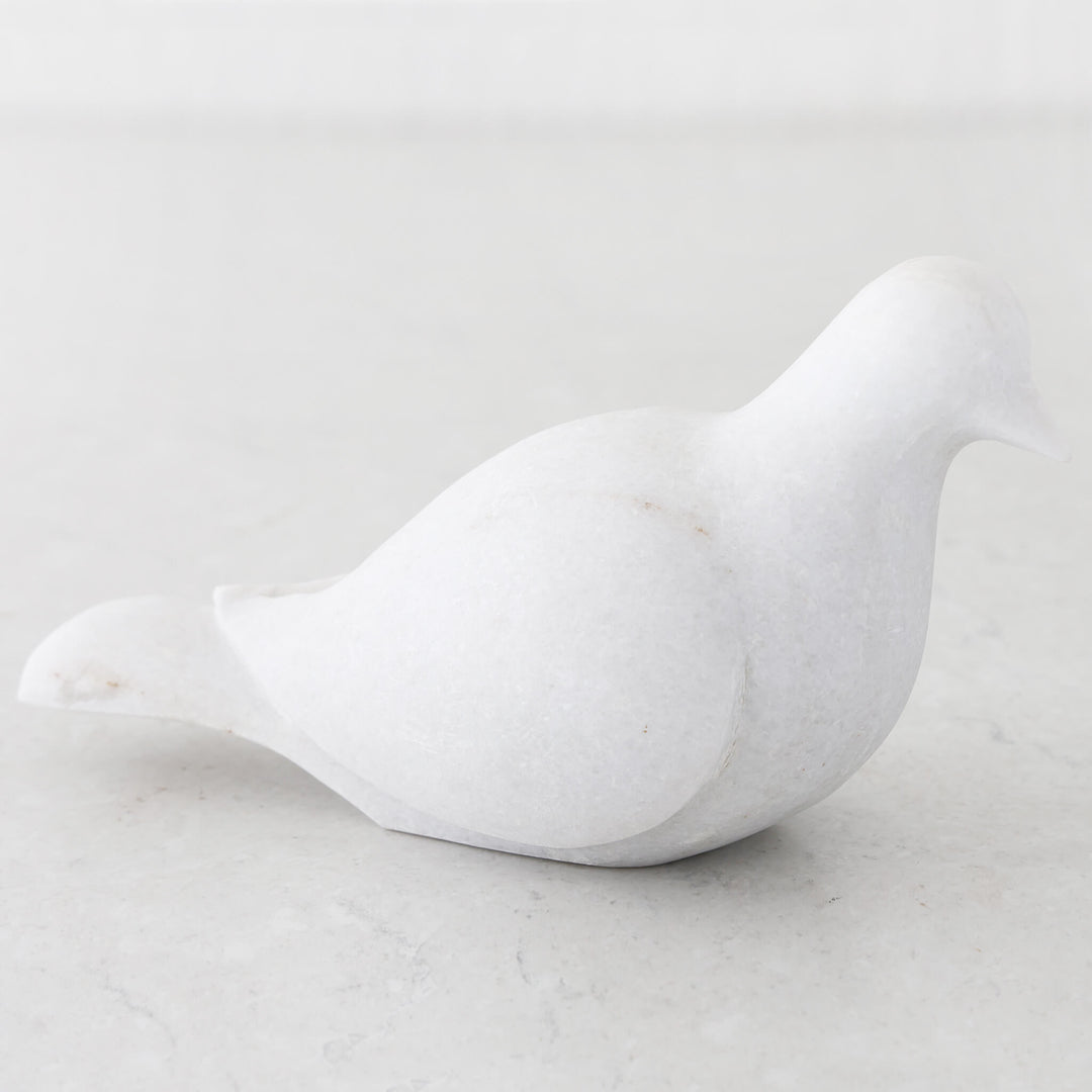 MARBLE DOVE  |  LARGE  |  WHITE MARBLE | CLOSE UP