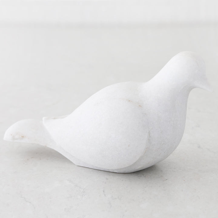 MARBLE DOVE  |  LARGE  |  WHITE MARBLE | CLOSE UP