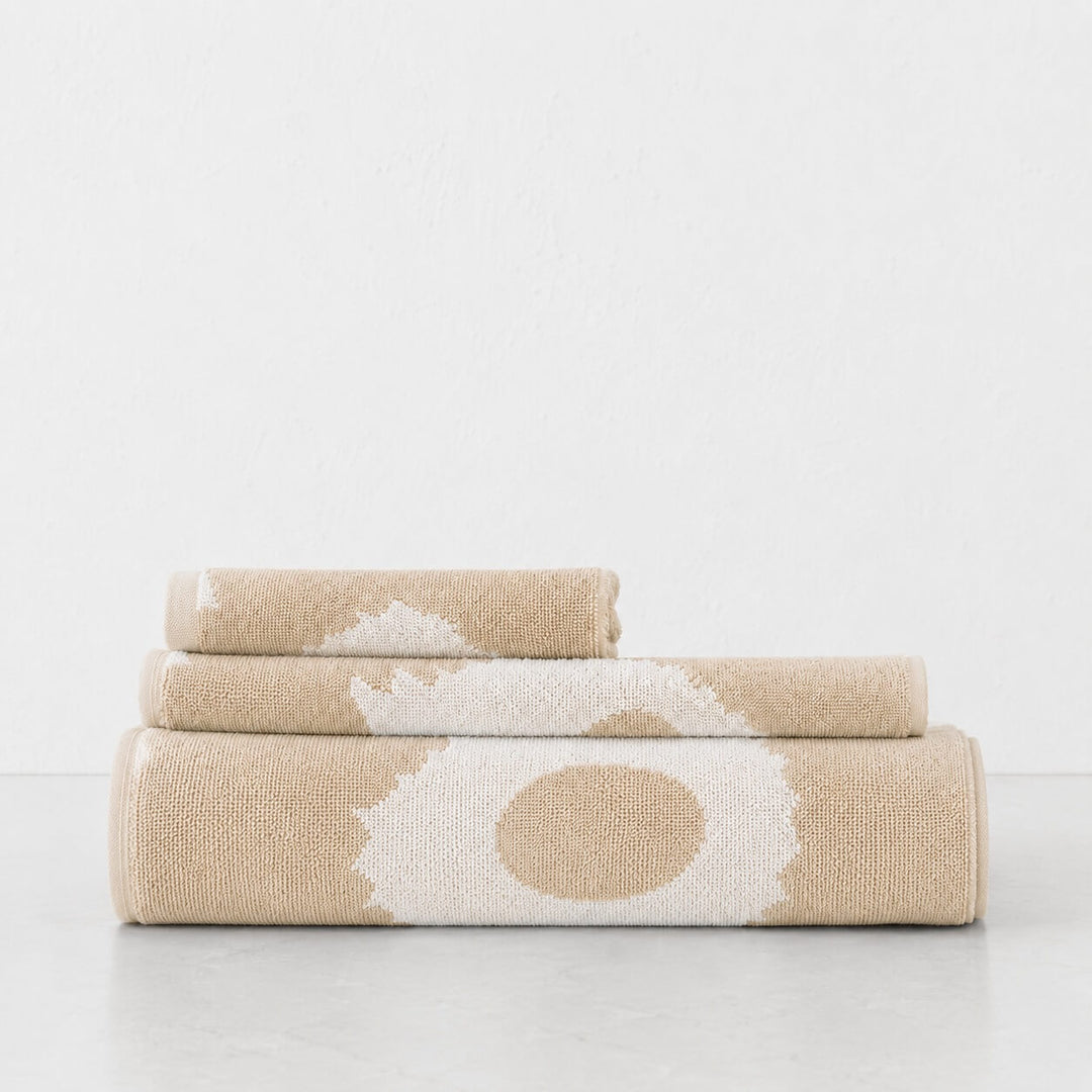 MARIMEKKO UNIKKO BATH TOWEL SETS  |  OFF WHITE + LINEN