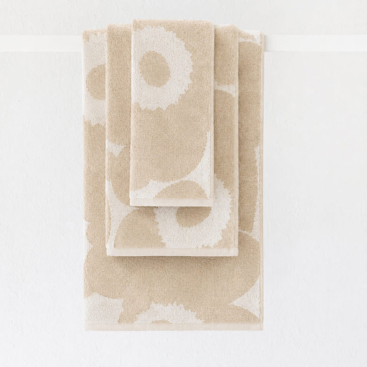 MARIMEKKO UNIKKO BATH TOWELS  |  OFF WHITE + LINEN
