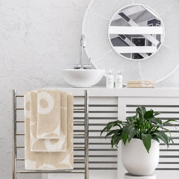 MARIMEKKO UNIKKO BATH TOWELS  |  OFF WHITE + LINEN