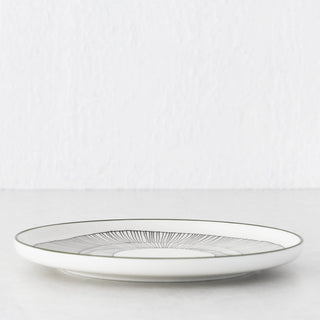 MARIMEKKO  |  OIVA KUKAT PUHKEAVAT PLATE 20CM |  WHITE + FOREST GREEN + BLACK