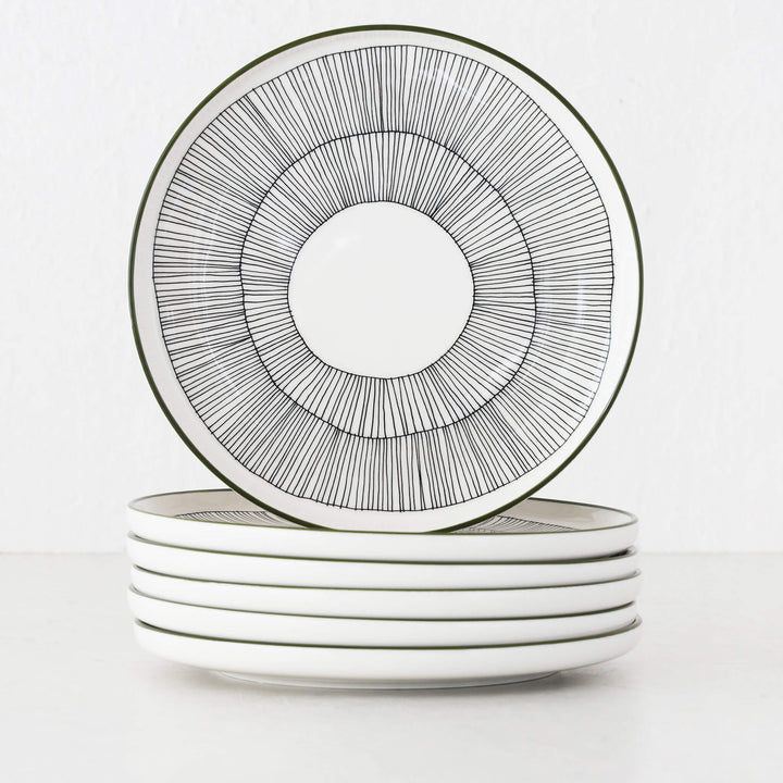 MARIMEKKO  |  OIVA KUKAT PUHKEAVAT PLATE 20CM BUNDLE X6 |  WHITE + FOREST GREEN + BLACK